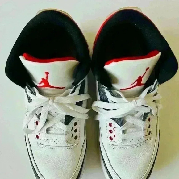 Air Jordan 3 SE Retro Denim Fire Red Sneakers - Picture 4 of 11